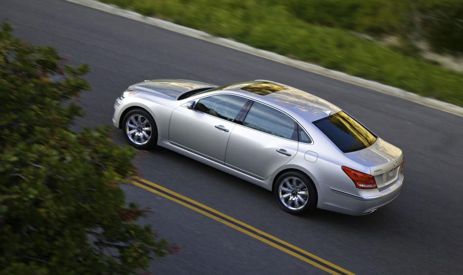  Hyundai Equus 2009 года  (фото 32 из 128)